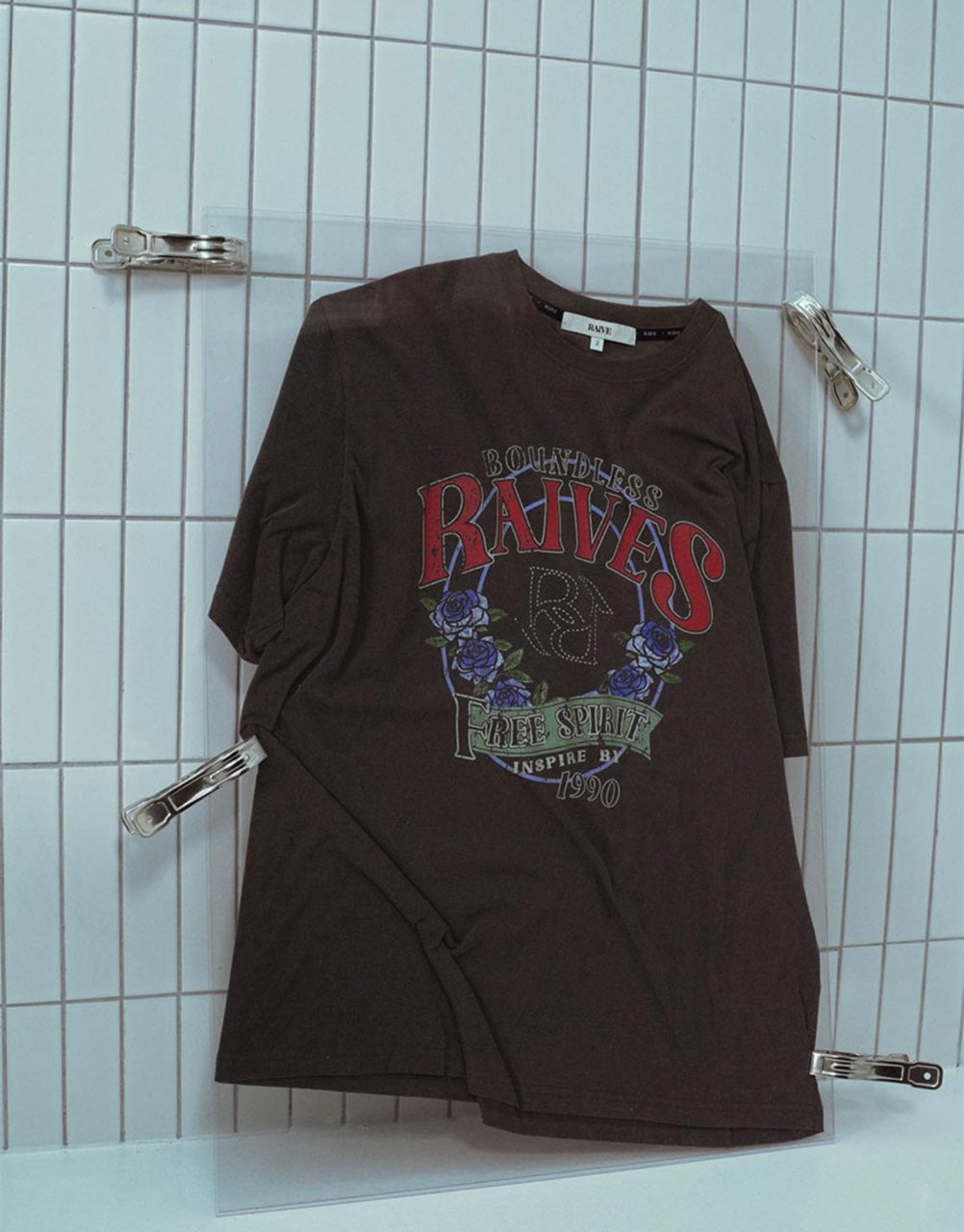 [RAIVE] Vintage Rose Graphic T-shirt